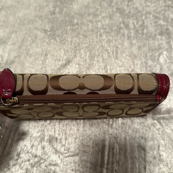 Coach Signature Wallet with Red Accents - Picture 3 of 9